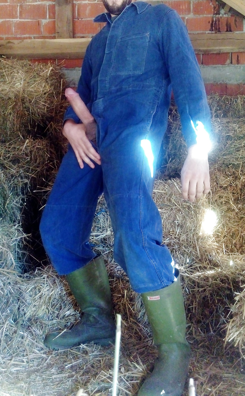 Farmer_jerking_off_dick_on_hay (12/13)