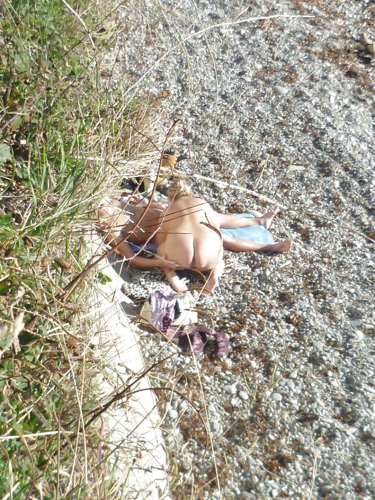 Nudist beach. Voyeur (86/98)
