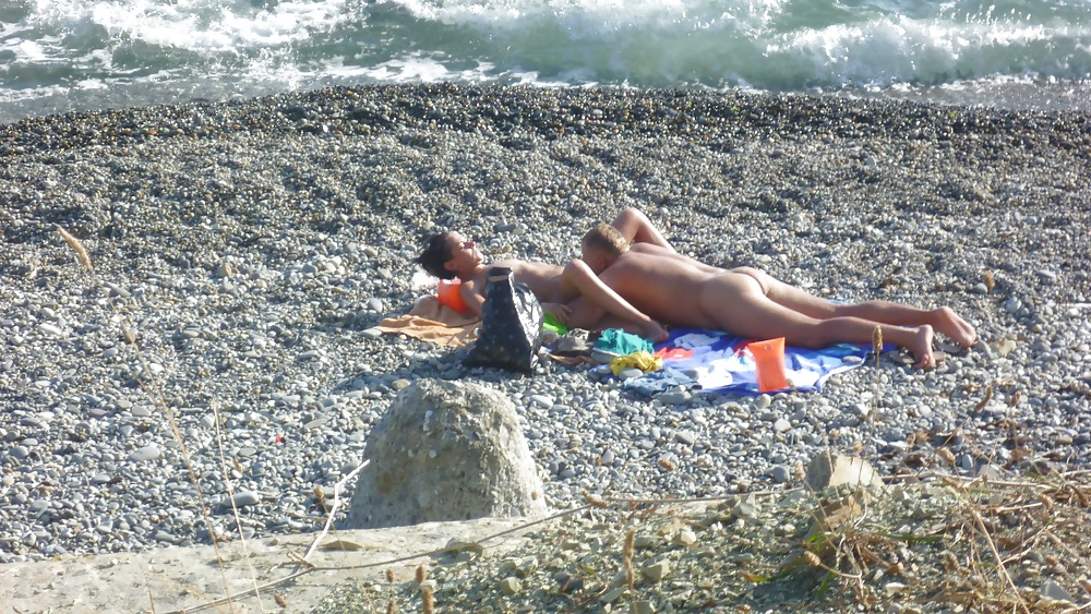 Nudist beach. Voyeur (50/98)