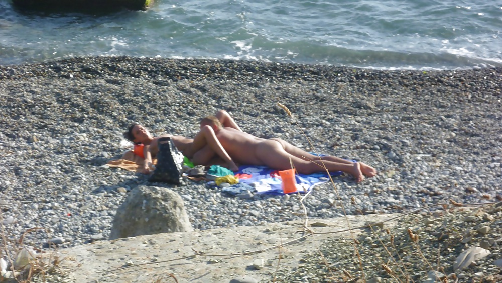 Nudist beach. Voyeur (48/98)