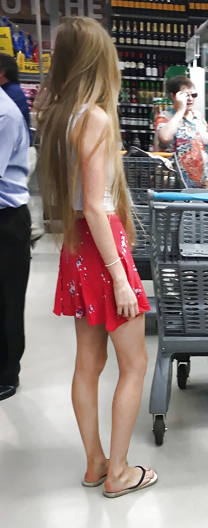 Skinny long blonde hair mall teen (6/15)