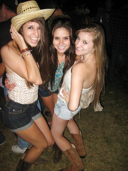 Country_Teen_Party_Sluts (8/36)