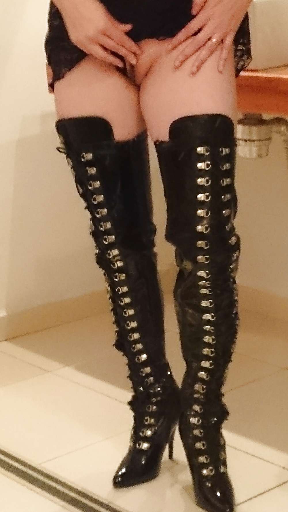 Wife_in_boots (7/9)