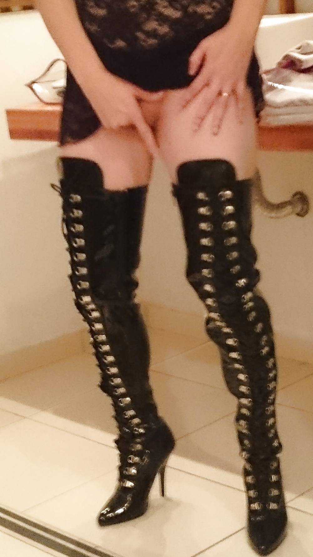 Wife_in_boots (6/9)