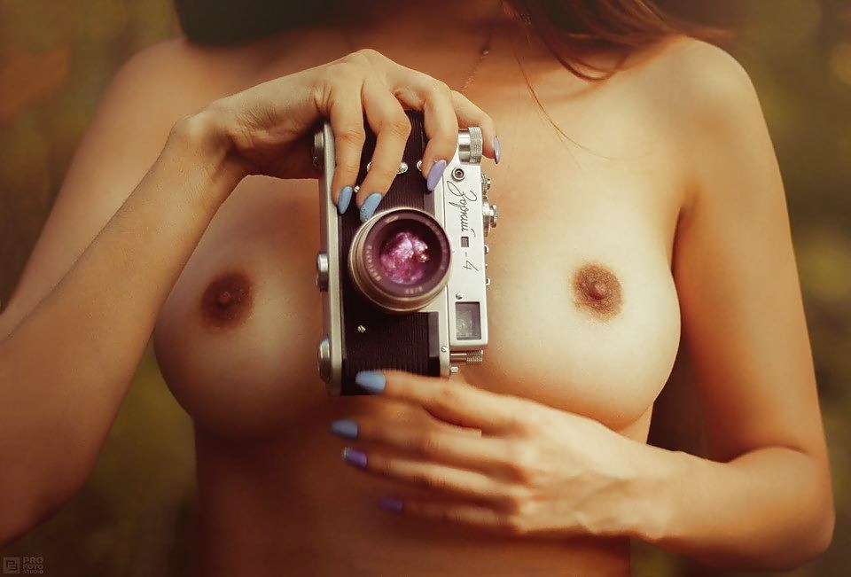 The sexy photographer. Choose your favorite and comment. (6/16)