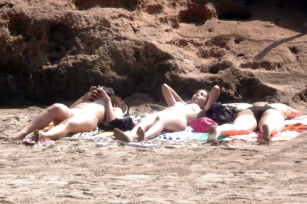Arab Moroccan Bikini Beach Spying Exposed (9/15)
