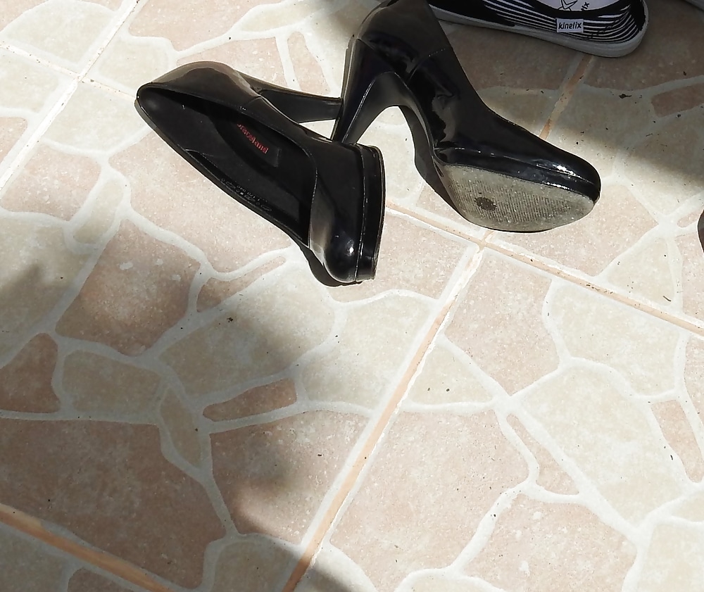 Wife Shoes Cum  (2/7)