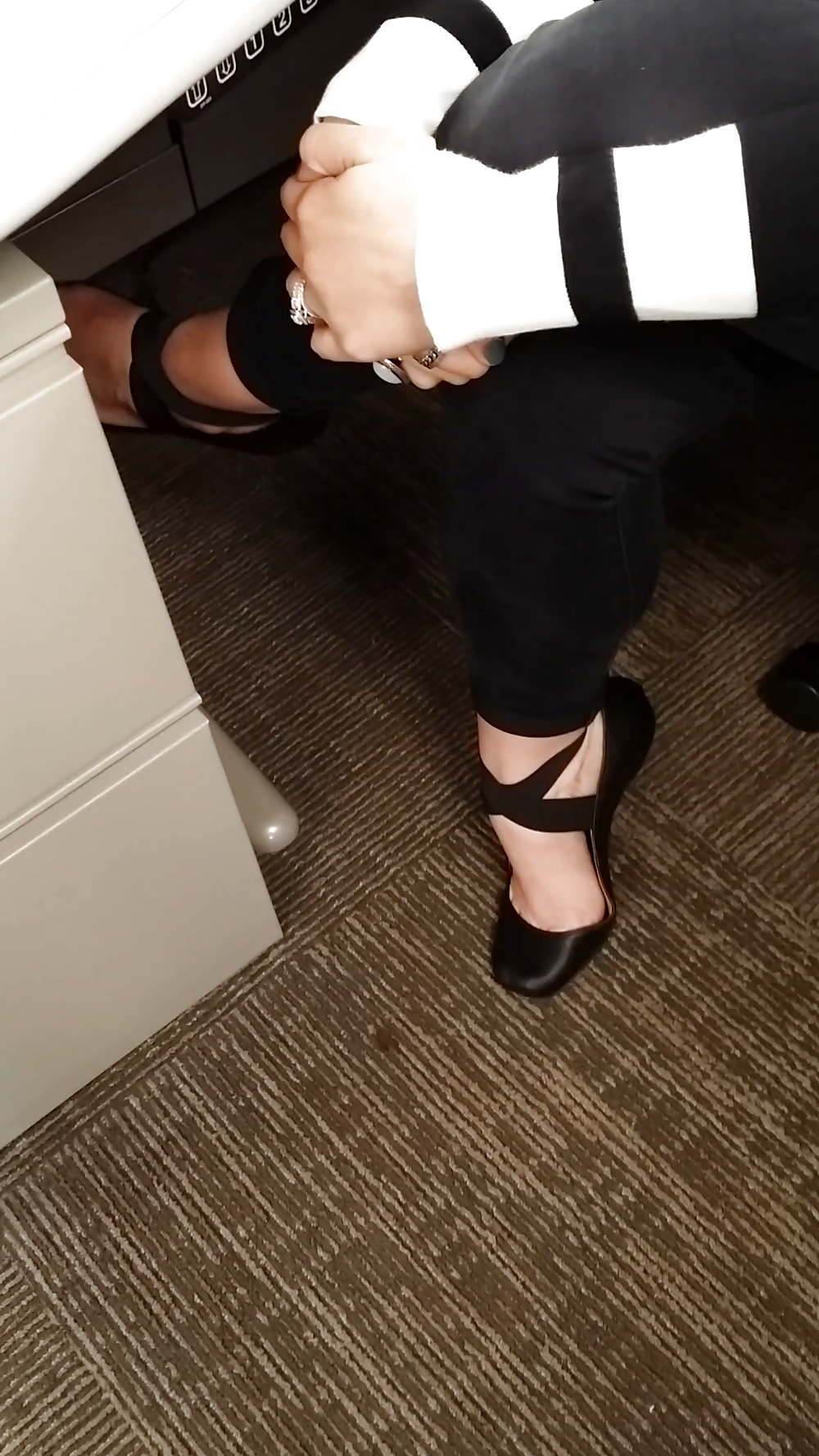 Candid Office Toe Cleavage Ballet Flats (3/10)