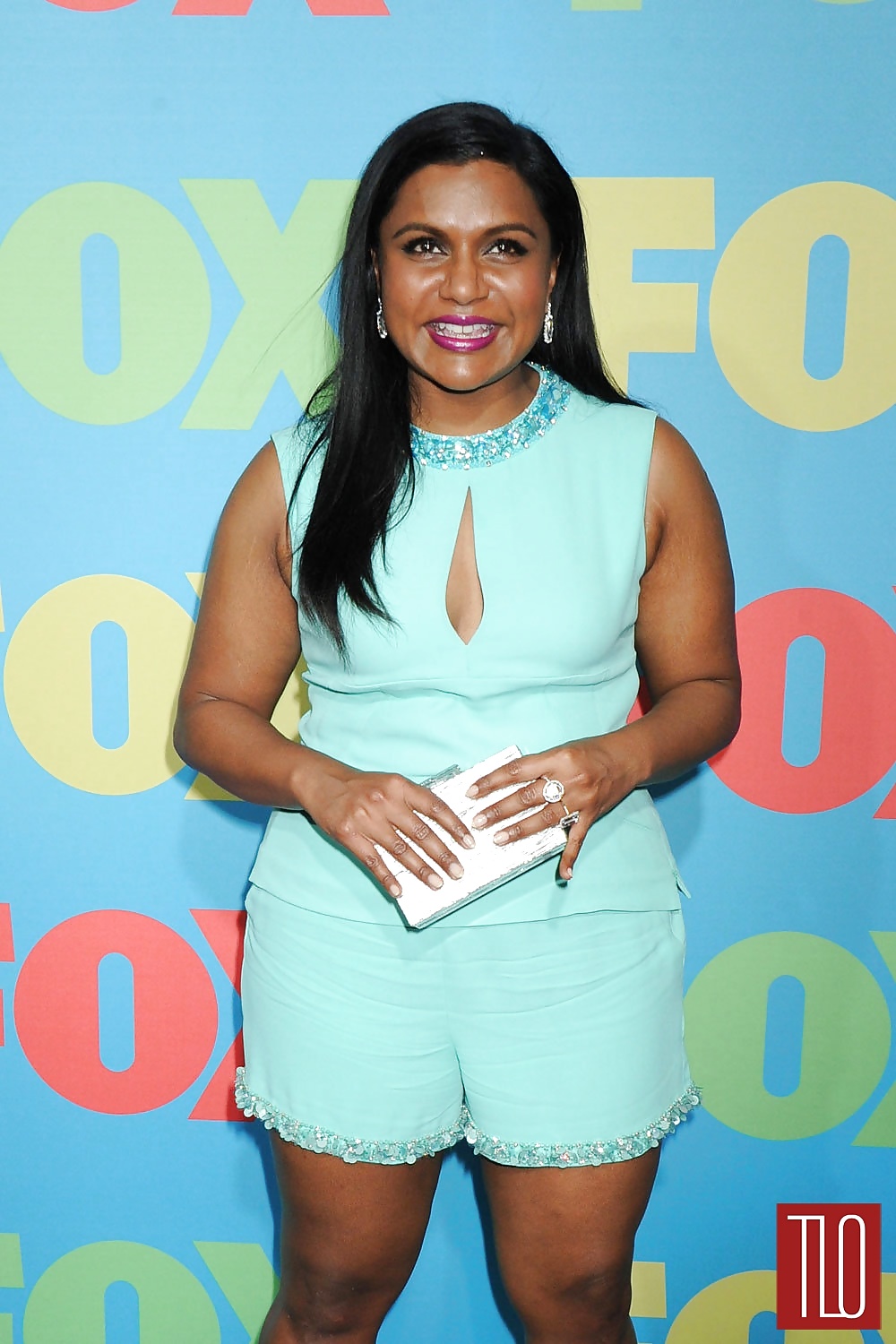 Mindy Kaling sexy Indian cuty with thick legd (6/9)
