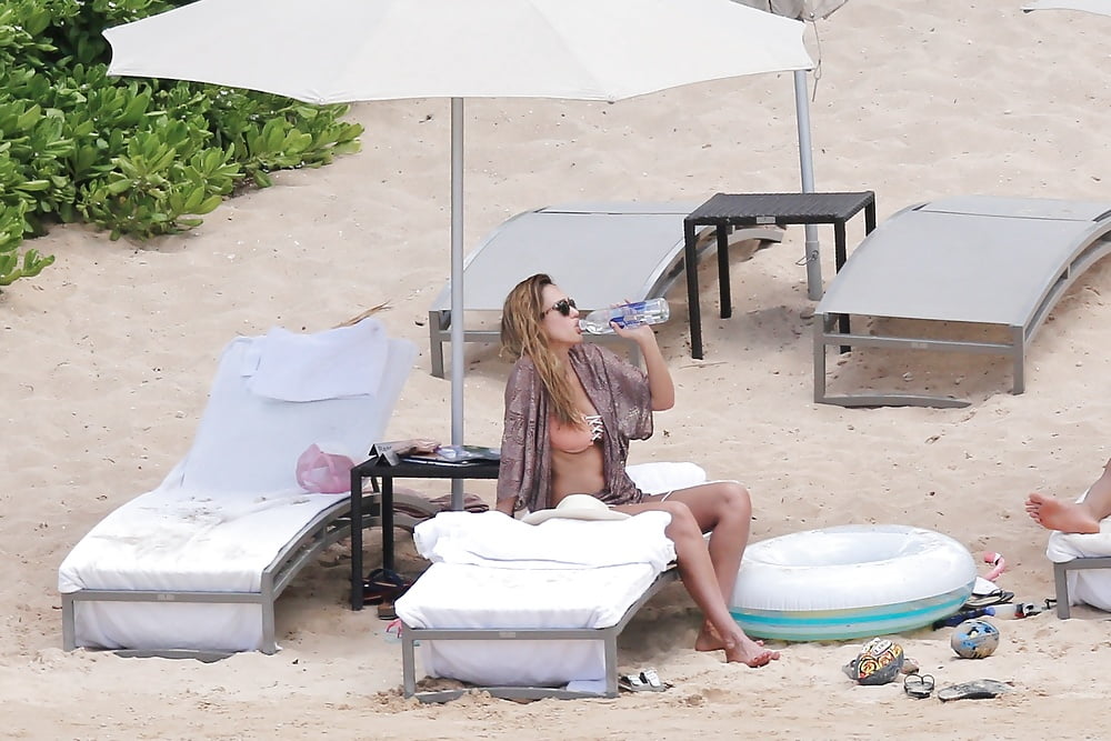 Jessica Alba bikini in Hawaii 7-15-17 (11/16)