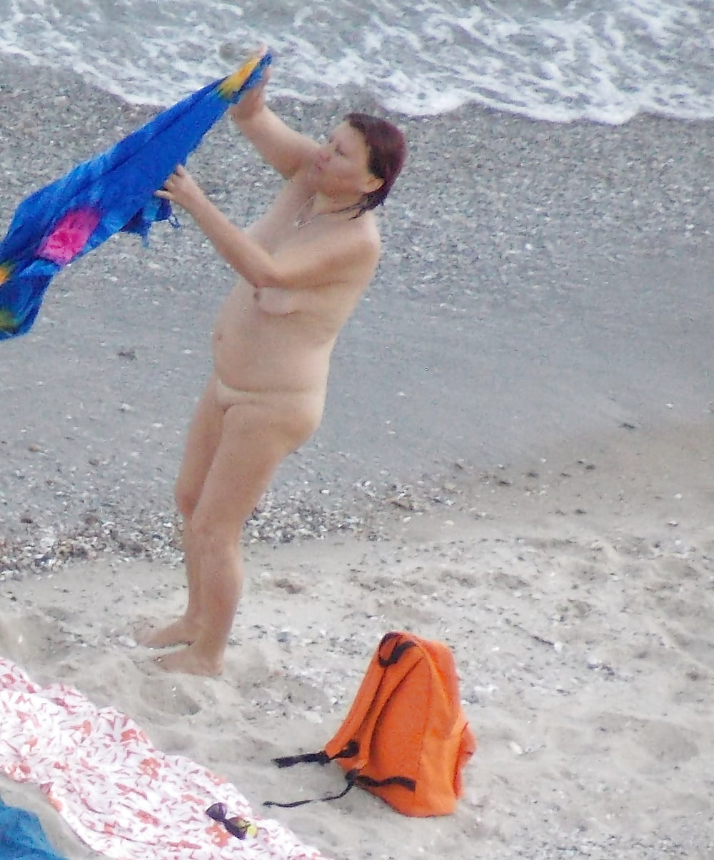 Nudist beach. 2 women. Odessa, Ukraine (13/33)