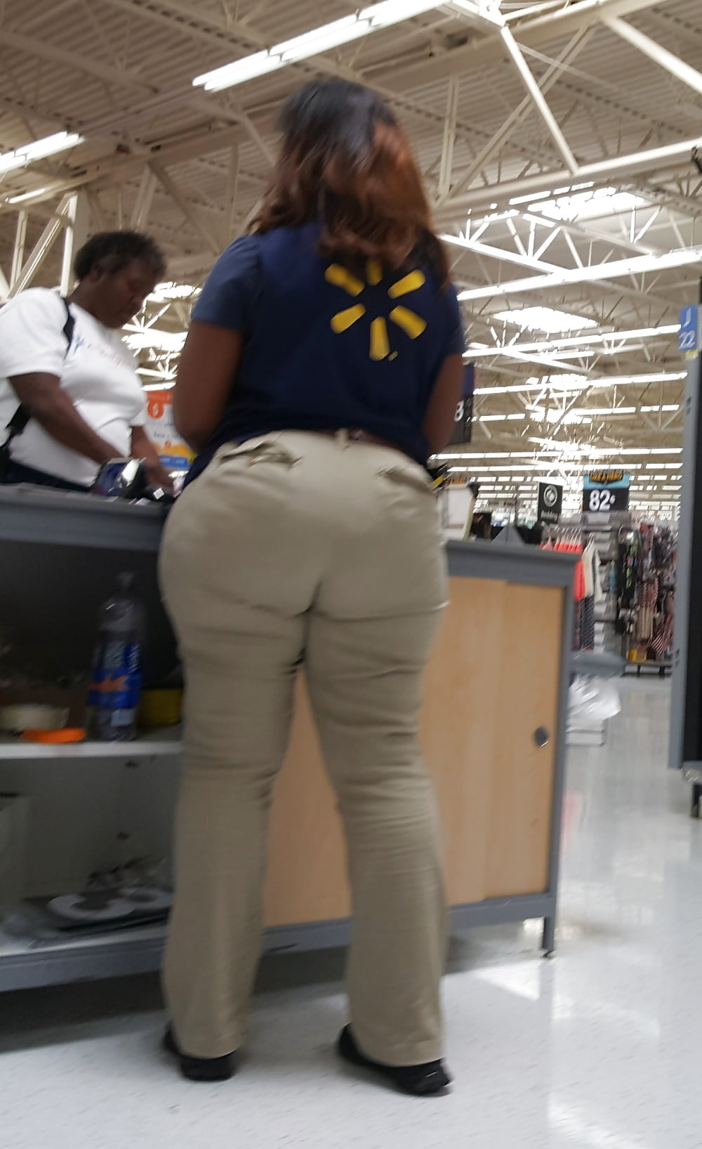 Wal-Mart Creep shot huge ass employee (13/26)