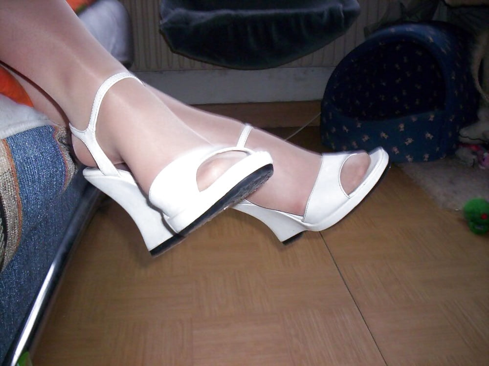 _Nicole _My_new_white_shoes _do_you_like_it (10/20)
