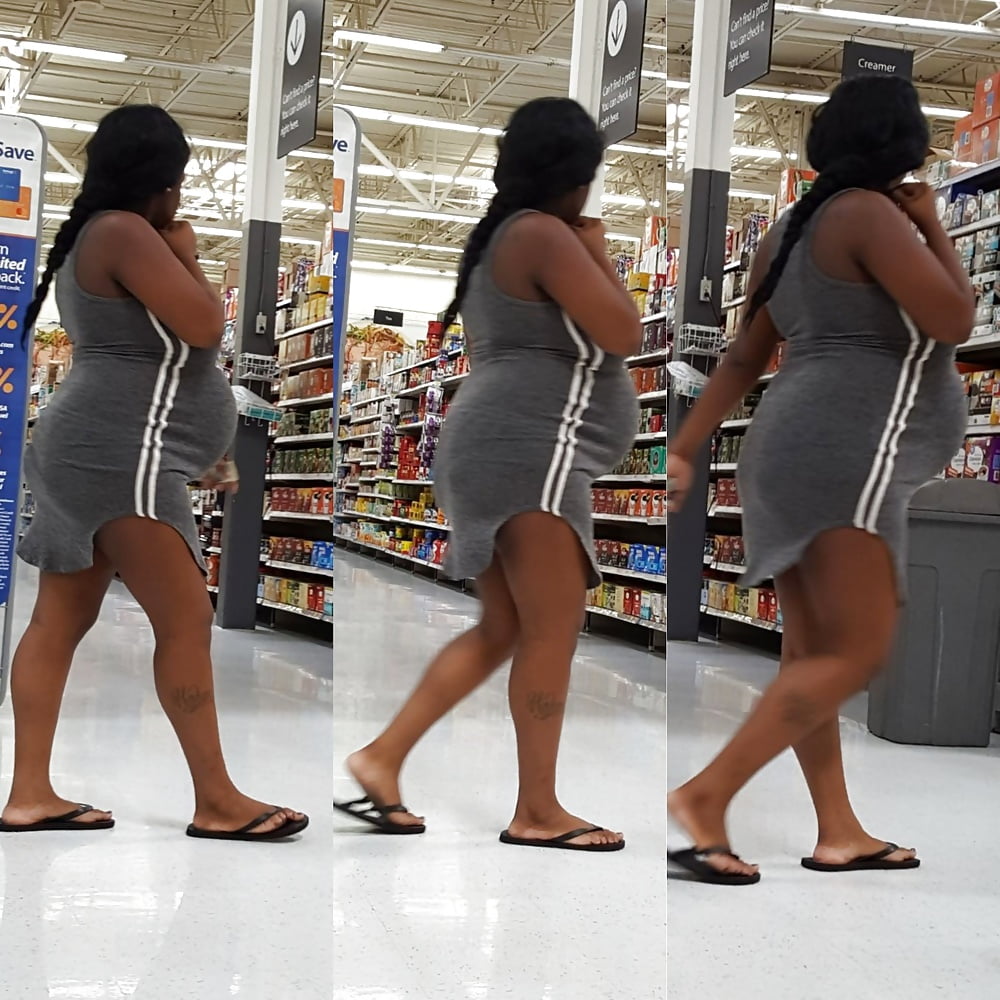 Wal-Mart Creep shots Pregnant ebony thot (16/45)