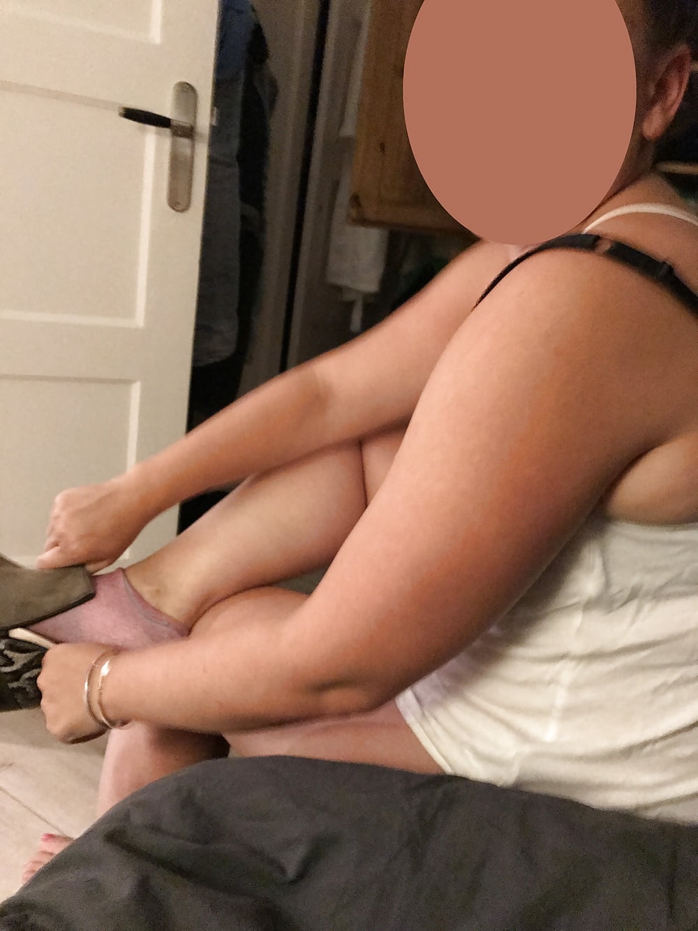 My wife: between her legs (secret photos) (1/27)