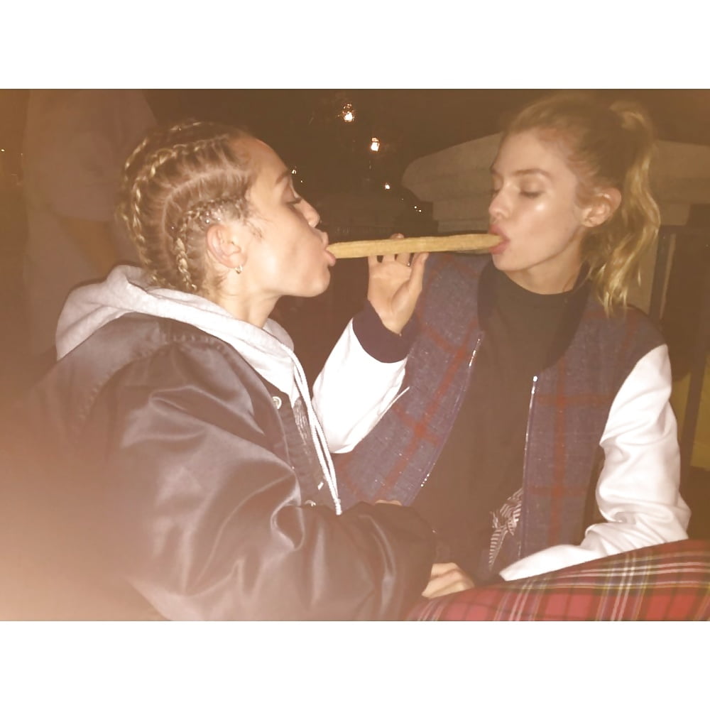 Miley cyrus 2017 super intime (11/11)