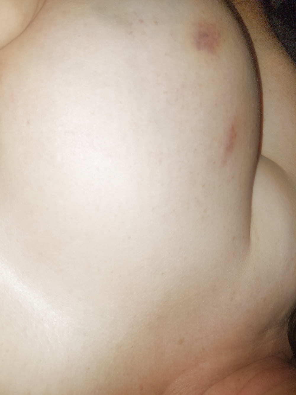 Wifes_big_tits_with_lovebites_from_young_guy (2/2)