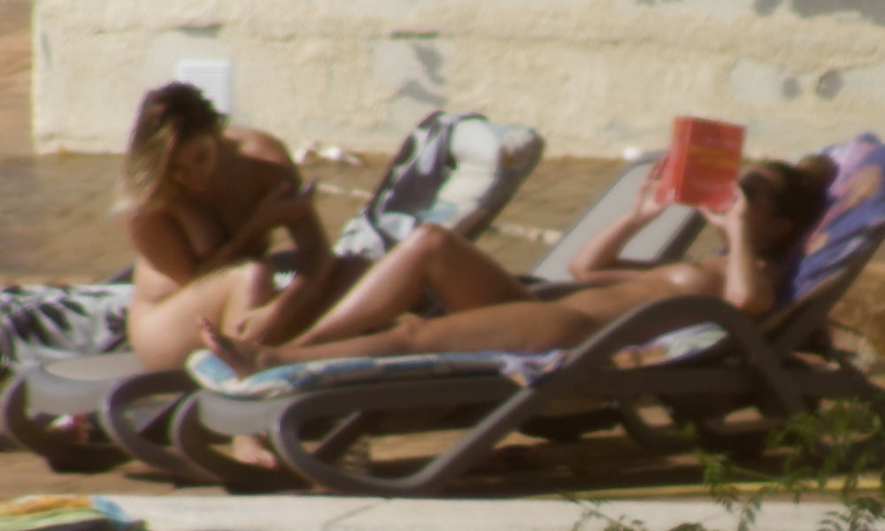 Holiday Nudist Pool Girls (9/86)