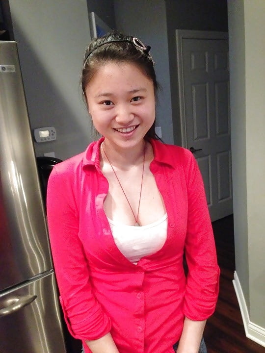 Lovely Chinese tiny wife (2/18)