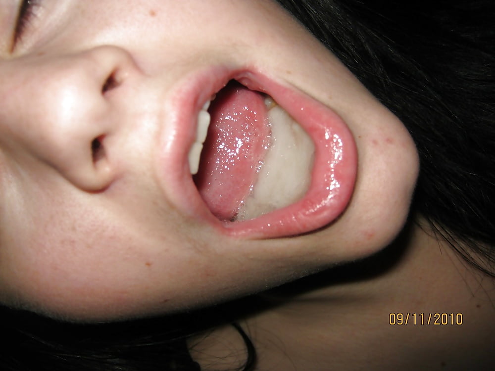 Healthy mouthful of cum (38/45)