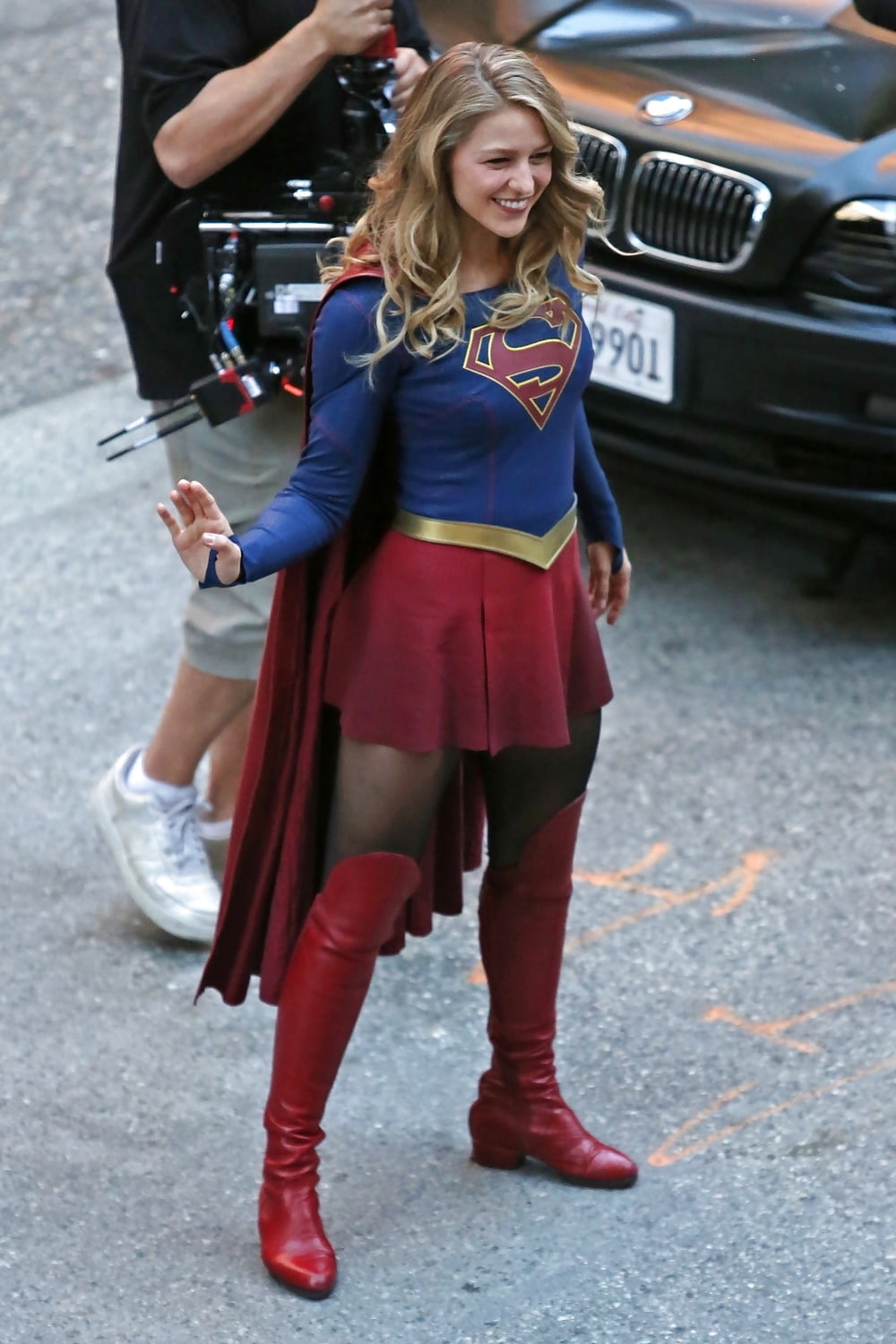 Melissa Benoist BTS Supergirl Vancouver 9-28-17 (11/28)