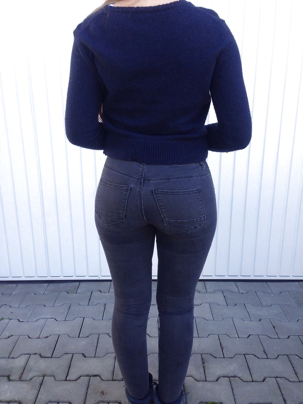 german girl in hot leggings annamaria (4/15)
