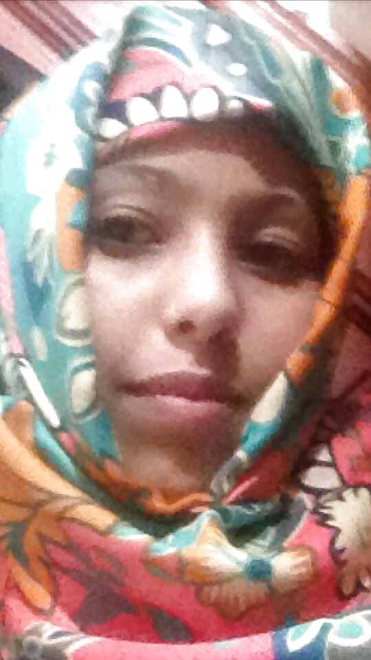 Somia Alsharjabi from Yemen, Taiz (1/2)