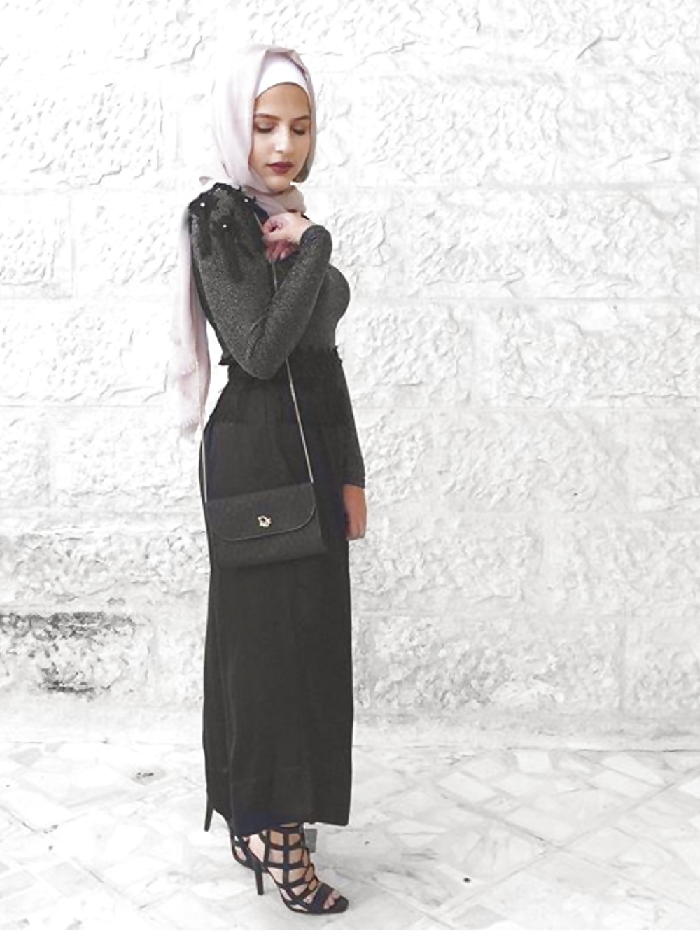 Beautiful_Hijab_Jordanian__Girl_small_sexy_suckable_toes (13/29)