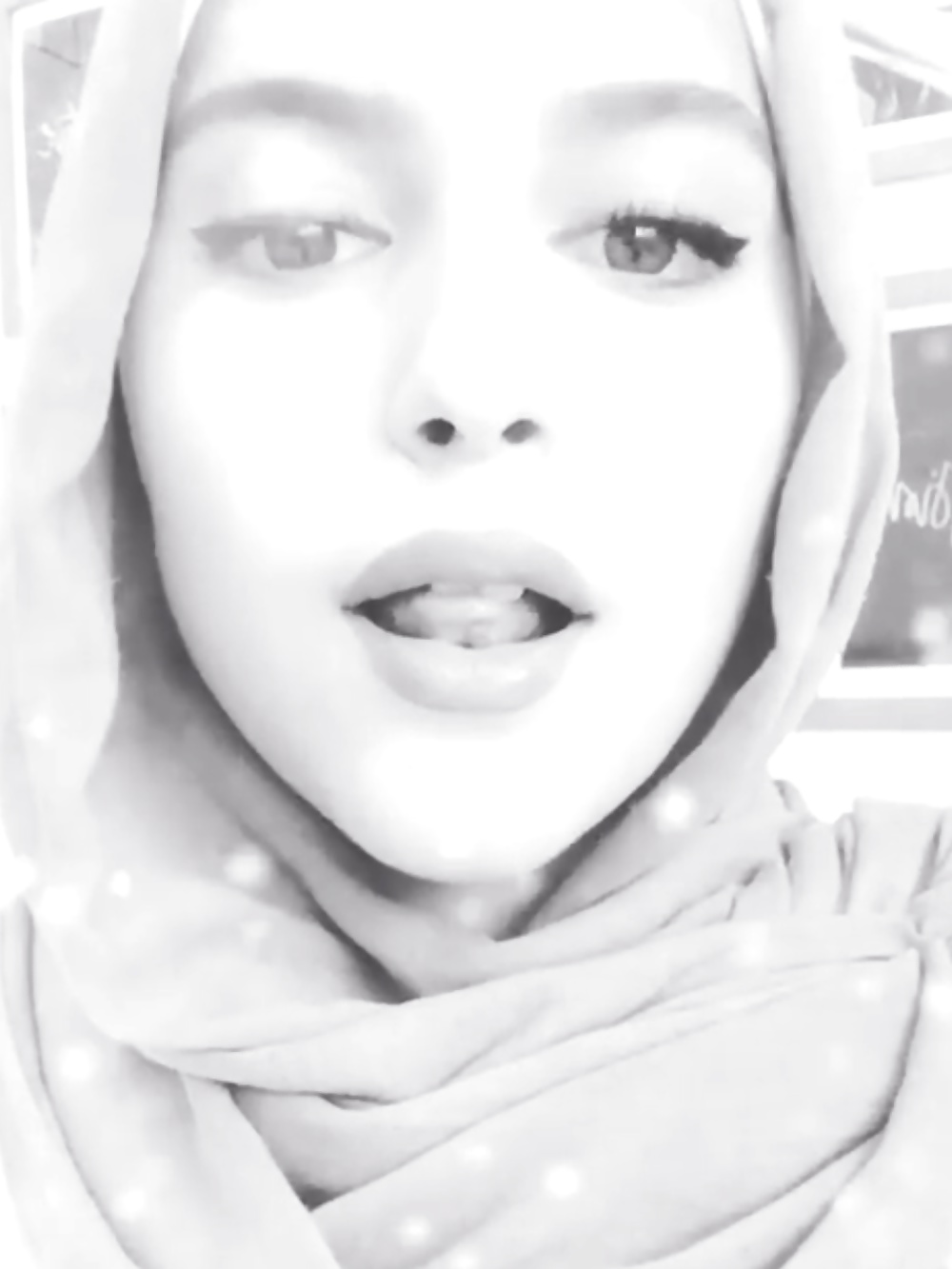 Beautiful_Hijab_Jordanian__Girl_small_sexy_suckable_toes (10/29)