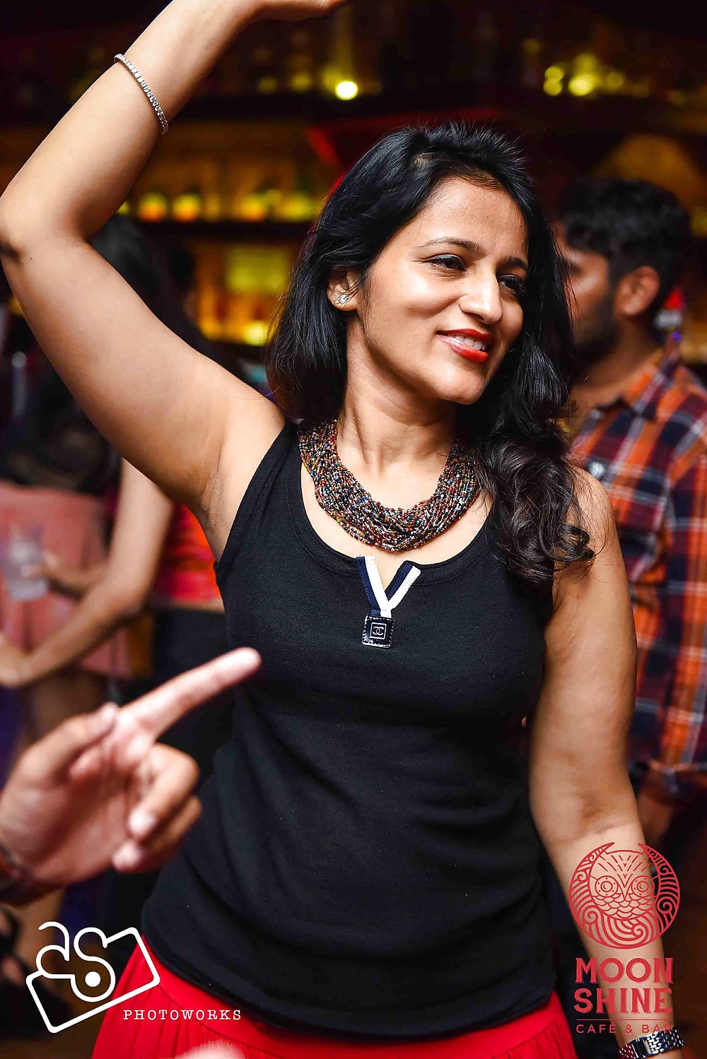 Indian hot party girls sexy dark armpits  (2/38)