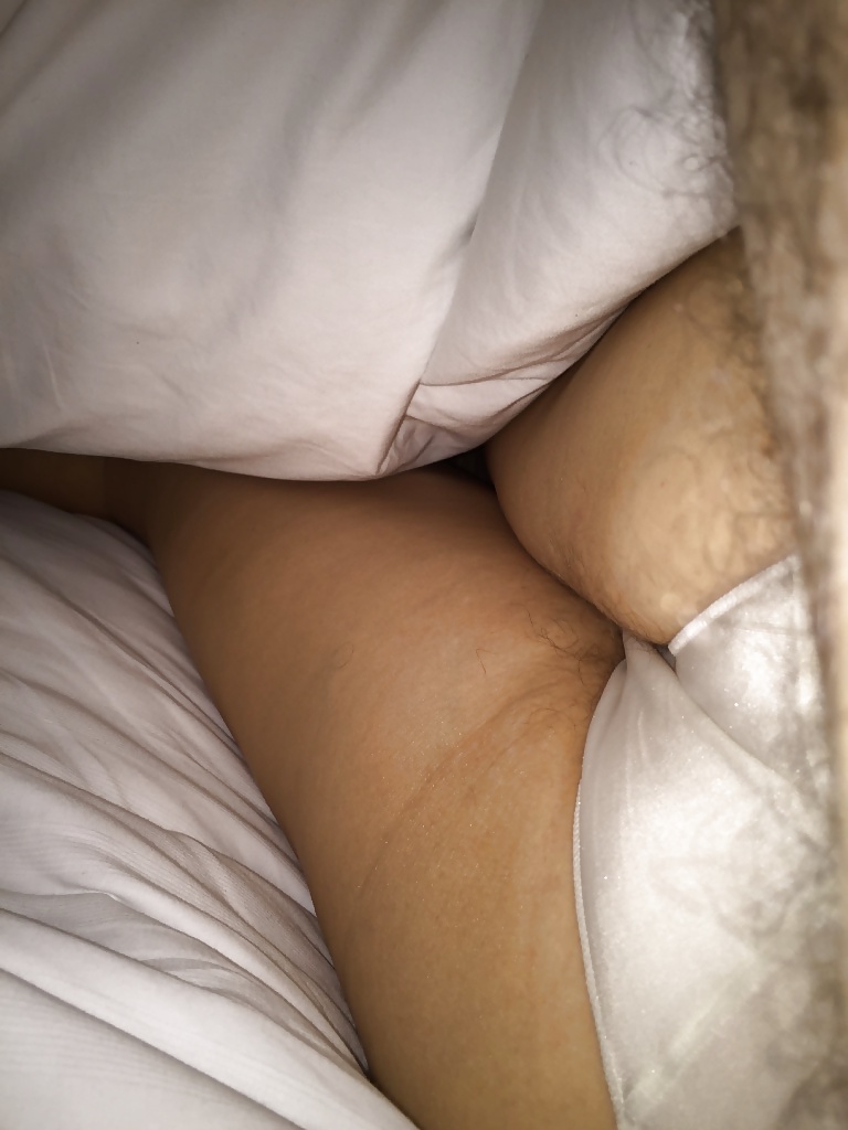 Wife's resting unaware dreaming hairy ass and panties (6/23)