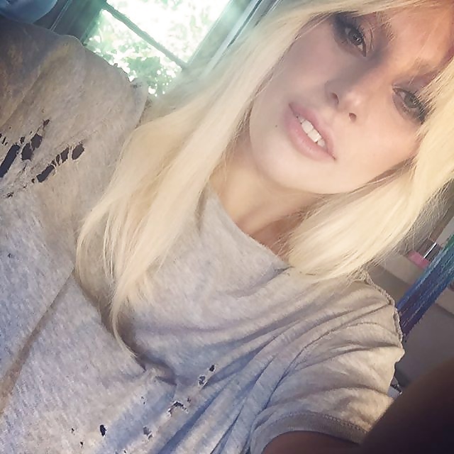 Gaga pics with & without makeup  (23/25)