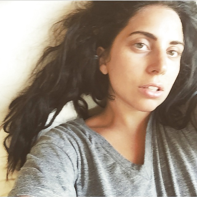 Gaga_pics_with_without_makeup (11/25)