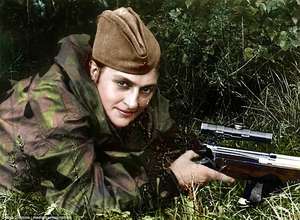 Female Soviet Snipers - Lyudmila Pavlichenko (1/31)