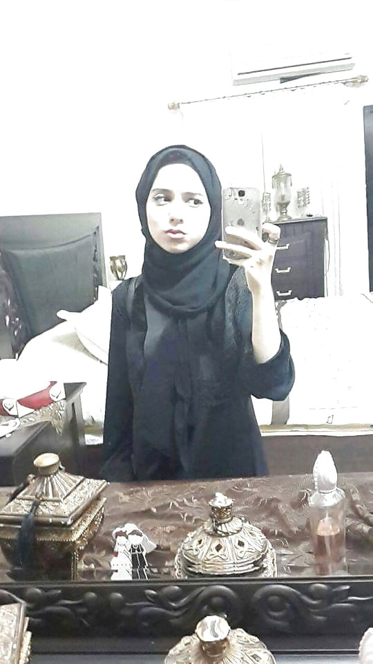 Syrian_arab_girl_selfie_hijab (1/14)