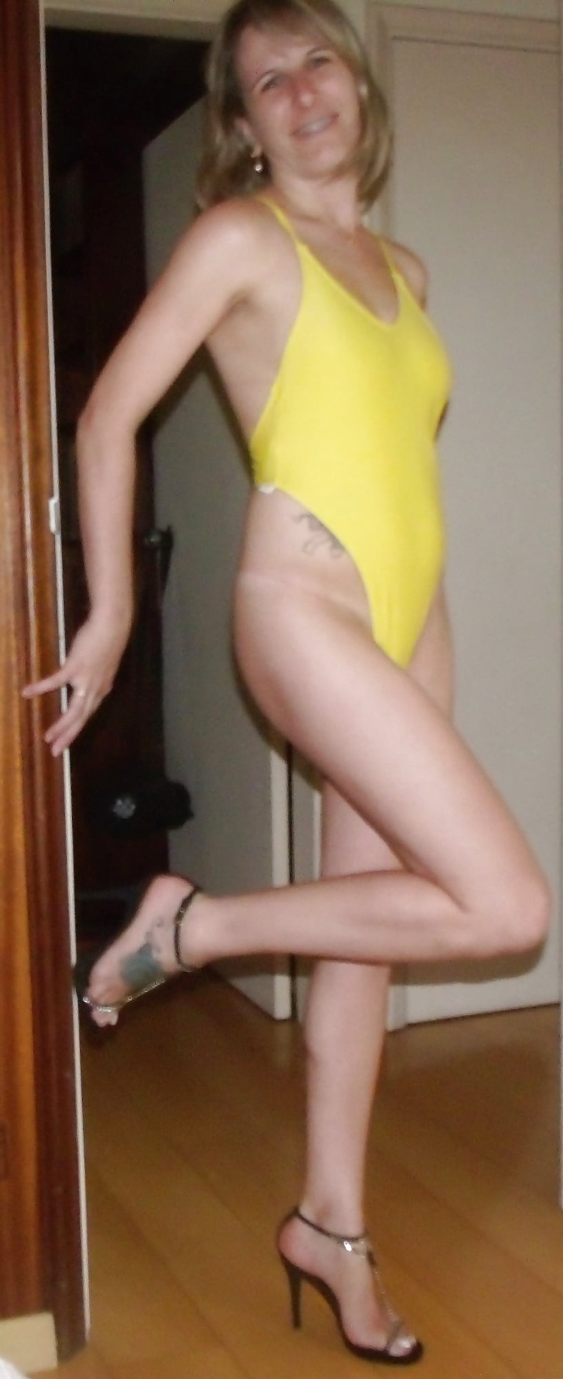 Yellow bathing suit (1/5)