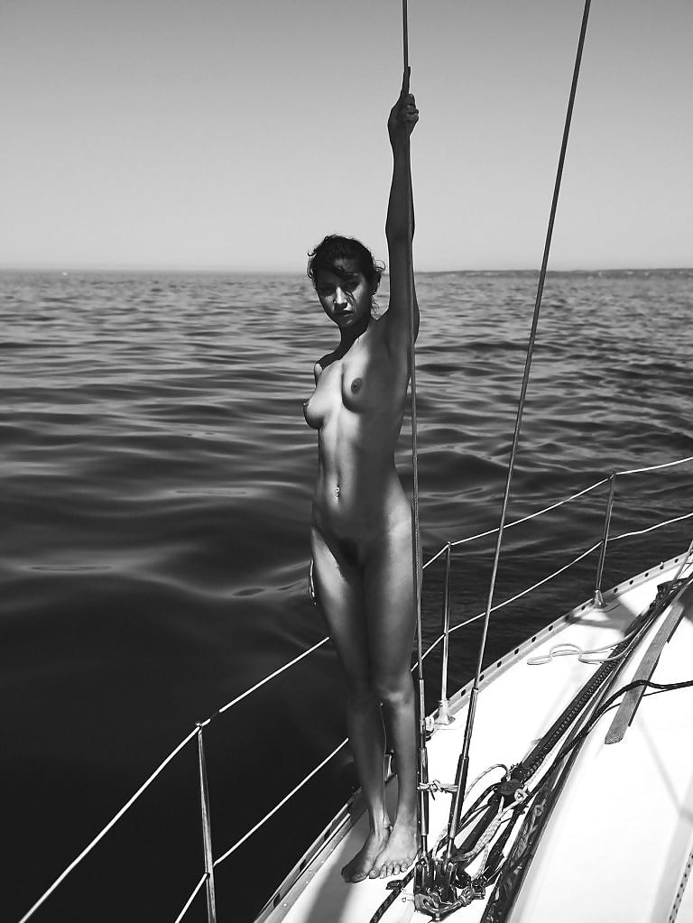 Emilie Payet Nude - Photo #10 /