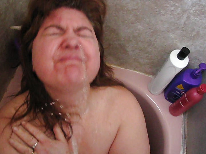 Pissing_On_Fat_Pig_Susan s_Face (24/29)