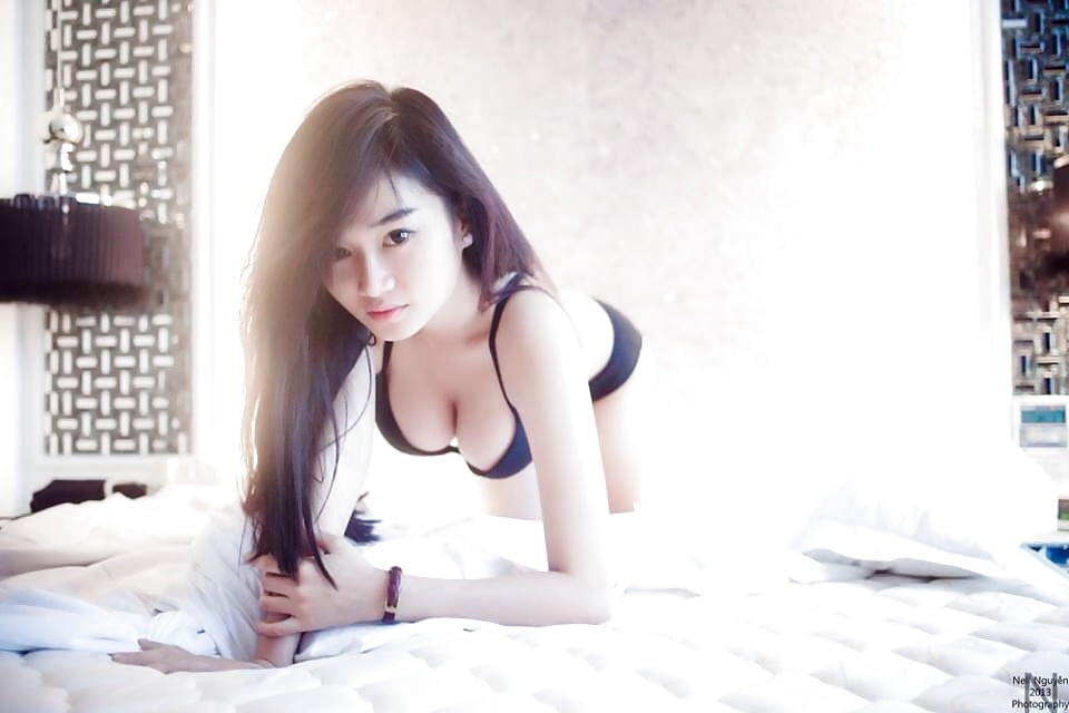 Jenny Trang (Vietnamese Singaporean girl) (4/197)