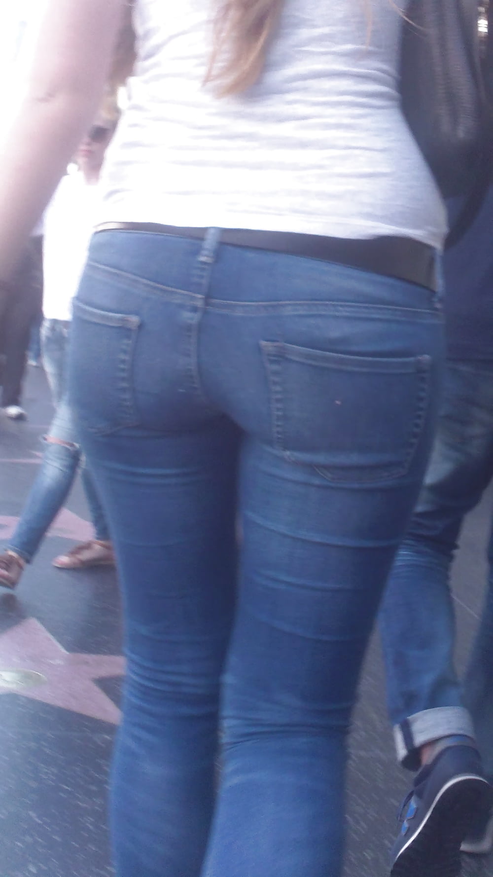 Beautiful teen ass & butt in jeans (2/64)