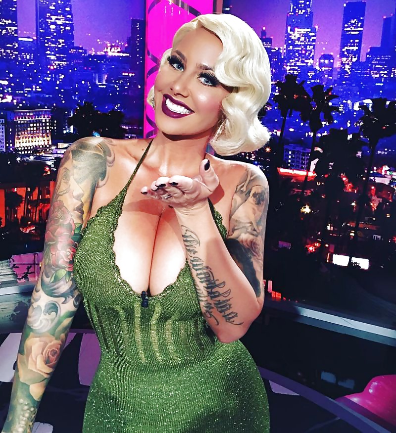 Amber Rose - Such a striking beauty ! (4/19)