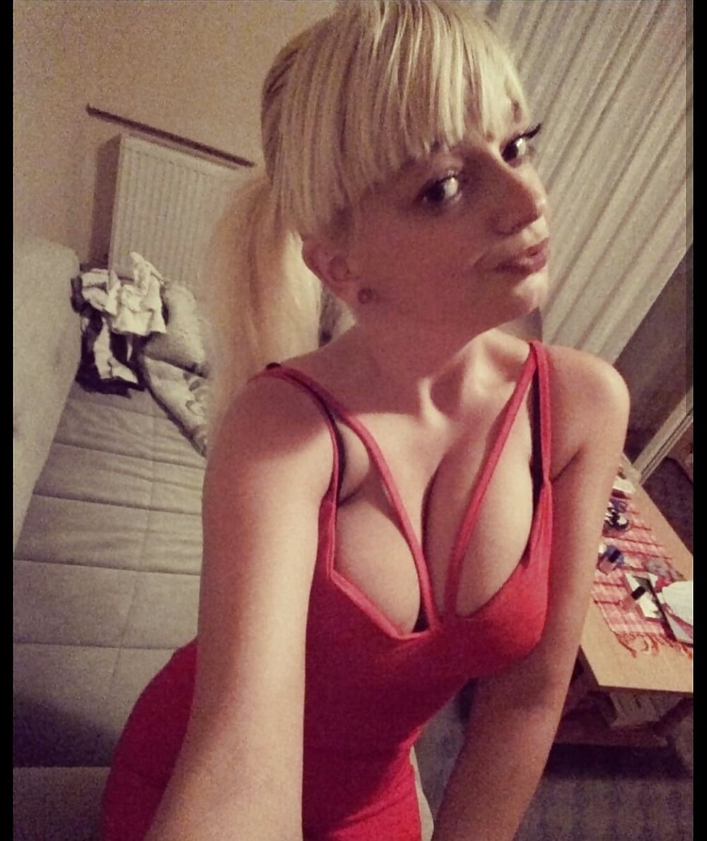 Busty Serbian blonde Branka (5/16)