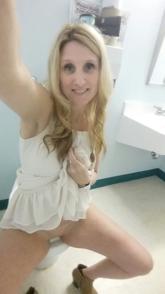 Slutty Mom Milf Mature Exposed Pig CumSlut Naked Selfies (8/18)