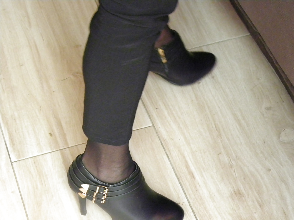 Wife_Feet_Pantyhose_cuckold_feet (6/13)
