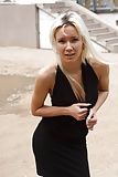 Russian_blond_girl_outdoor_flashing (9/75)