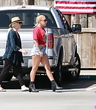 Lady Gaga O&A  in Malibu 7-2-17 (Nice Legs) (98)