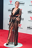 Jennifer_Lopez_Latin_Billboard_Awards__4-27-17_ HQ  (33/77)