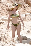 Katy_Perry_bikini_candids_at_the_beach_5-8-17 (6/52)