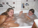 dutch Teen girls in bath (3)