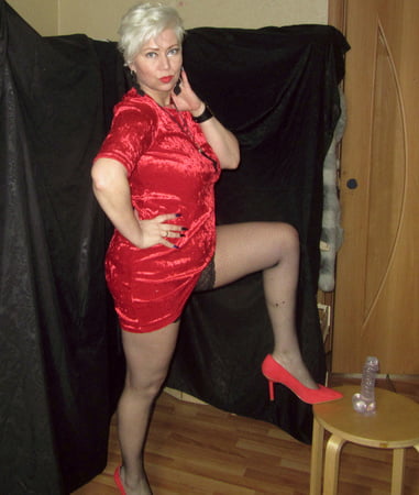 Red_dress _red_shoes _mirror_and_transparent_cock   _   (2/20)